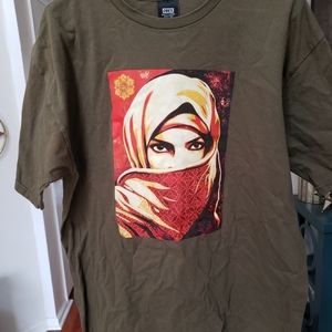 OBEY T-shirt